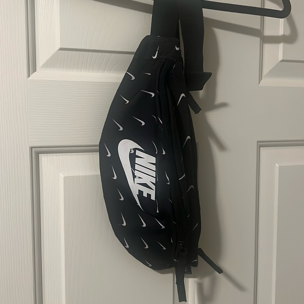 Nike Fanny Pack - Black and White